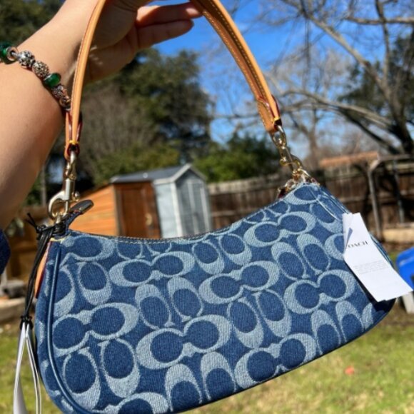 Coach Ashton Bag In Signature Denim - Picture 4 of 7